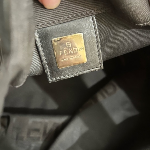 FENDI BUCKET TOTE - Picture 9 of 11